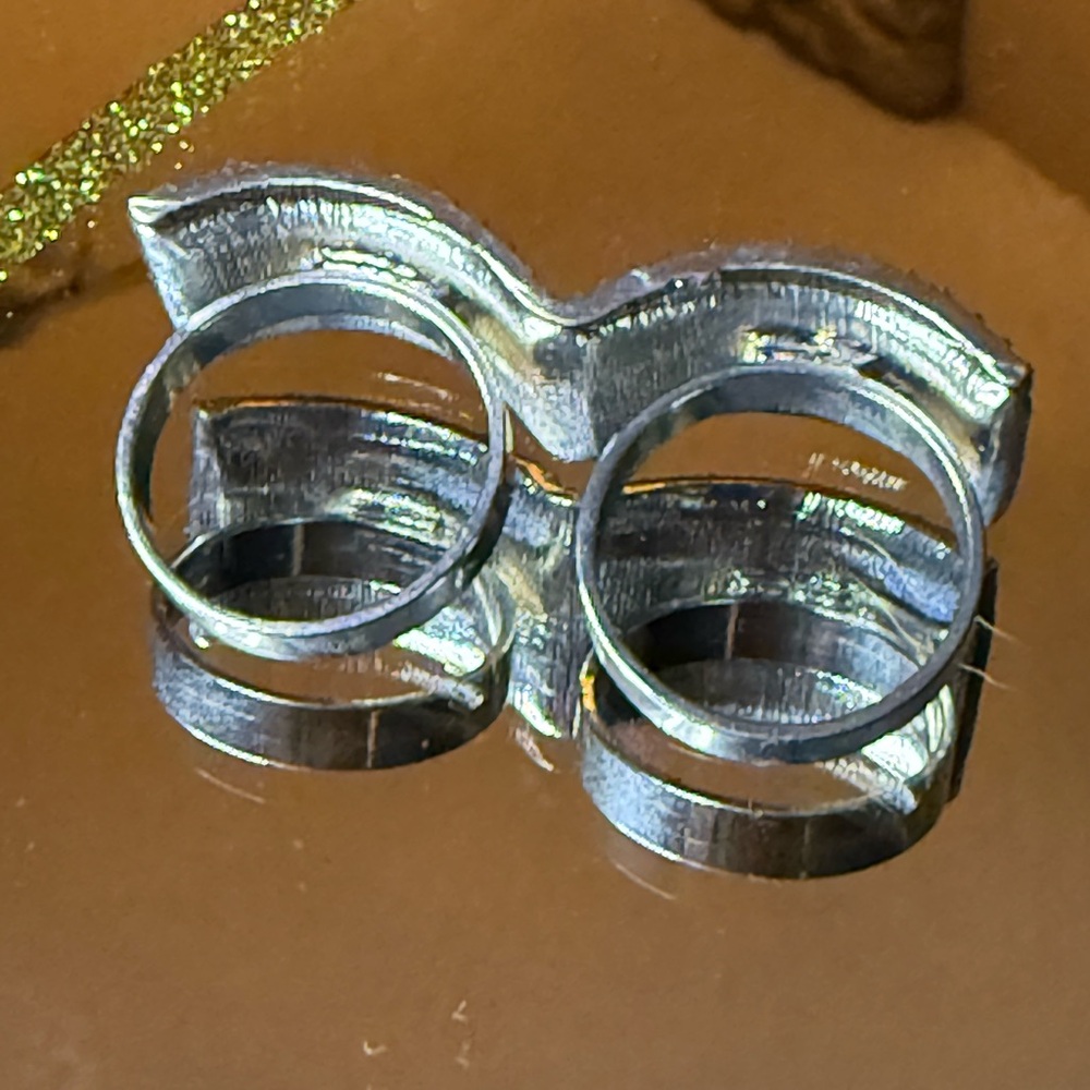 Elegant Silver and Black Women's Ring - Picture 7 of 9